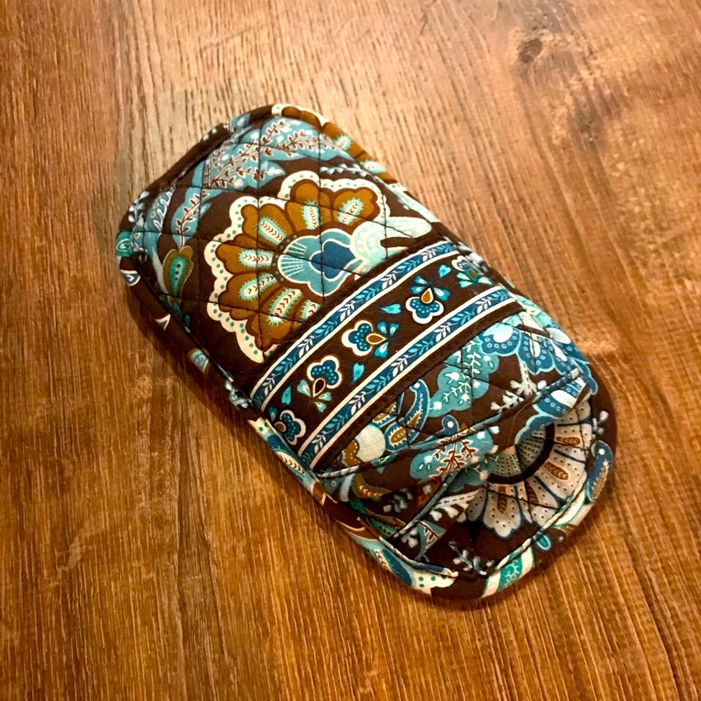 Vera Bradley glasses or sunglasses case